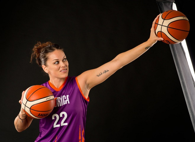Sue bird dating kristen mann