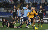''Lazio'' sāpina ''Milan''; Milito un Mikoli <i>uguņo</i> jeb 8 vārtu trilleris Milānā