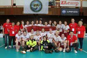 Foto: Latvietes izsķirošajā spēlē piekāpjas Dānijas izlasei