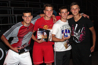 "Ghetto Football" zaudē favorīti, uzvar "Arta gaidītāji"