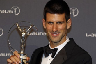 Džokovičs un Čeruijota iegūst "Laureus" balvas