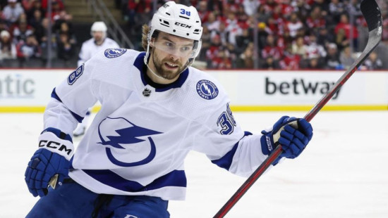 Girgensons izlaiž spēli, "Lightning" mača galotnē izrauj uzvaru