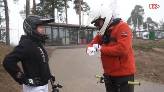 Video: Timrots trasē kopā ar BMX pasaules čempioni