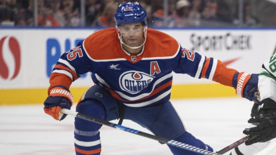 Edmontonas "Oilers" aizsargs Stenlija kausa priekšvakarā saņem diskvalifikāciju