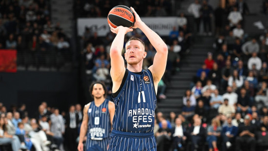 Latviešu duelī Šmits izrādās pārāks par Bertānu