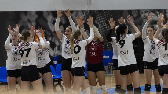 Pirmajā Latvijas čempionāta volejbolā sievietēm finālsērijas mačā uzvar pašreizējā čempione RSU