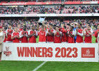 "Arsenal" izcīna "Emirates" kausu, <i>pendeles</i> sit arī Itālijas čempione