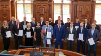 Saeimā sumina Latvijas vīriešu florbola izlasi