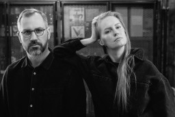 Video: RUNI atklāj sevi ar debijas dziesmu un videoklipu “Rūpju koks”