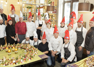 Video: Rīgas labākie pavāri izgatavo garšīgus adventes vainagus