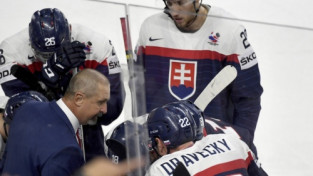 Karš slovāku hokejā: treneris un menedžeris kritizē prezidentu un briesmīgos apstākļus