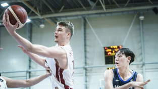 Somu basketbolisti revanšējas un sagādā Latvijas U20 izlasei minimālu zaudējumu