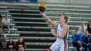 Latvijas 3x3 basketbolistes uzvar pirmajās divās EK kvalifikācijas turnīra spēlēs