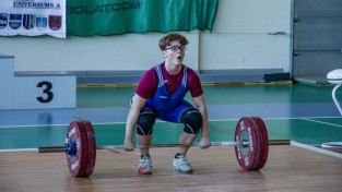 Urbānam 17. vieta Eiropas junioru čempionātā svarcelšanā