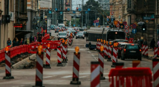 Ceļu remontu sezona Latvijā: ko tā nodara riepām, piekarei un bremzēm