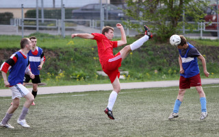 Foto: Startējis Ogres novada čempionāts futbolā 7:7