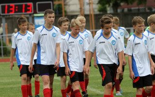 Foto: "Ogres SC" atzīst "Vidzemes FC-1" pārākumu