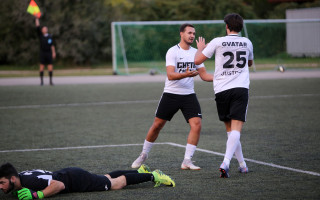 Foto: "Ghetto FC/Gvatar" viesos pārspēj Ogres klubu