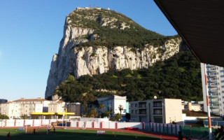 Stadionu revolūcijas, Budapeštas drupas, Gibraltāra klints