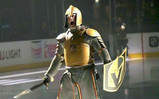 Video: "Golden Knights" episki atklāj konferences fināla pirmo mājas cīņu