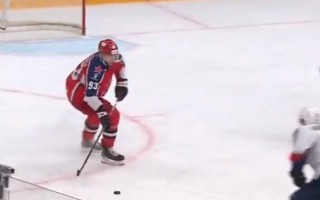 Video: CSKA uzdāvina jaunajam censonim pirmo vārtu guvumu KHL