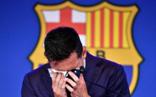 Mesi ar asarām acīs emocionāli atvadās no "Barcelona" kluba