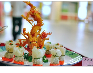 Foto: Karvings – dekoratīvā augļu un dārzeņu griešanas māksla Foto: Karvings – dekoratīvā augļu un dārzeņu griešanas māksla