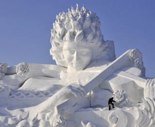 Foto: Mākslas darbi no sniega