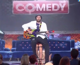 Video: Biroja darbinieka himna  "Comedy Club" versijā