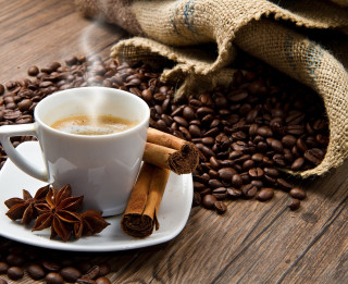 Latvijas iedzīvotāji dienā izdzer vairāk kafijas, nekā Lietuvā un Igaunijā