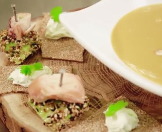 Video: Videorecepte - dārzeņu biezzupa ar ingveru un kokosa pienu (recepte)