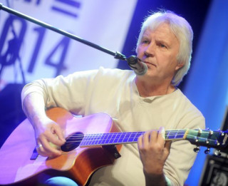 Liepājas muzejā muzikāla tikšanās ar leģendāro "Līvu" mūziķi Juri Pavītolu un viņa dēlu