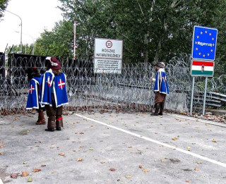 Video: “3 musketieri. Uz austrumiem no Vīnes” viesosies Minskā