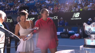 Video: "Grand Slam" finālistes Ostapenko un Sei "izbrāķē" trofejas