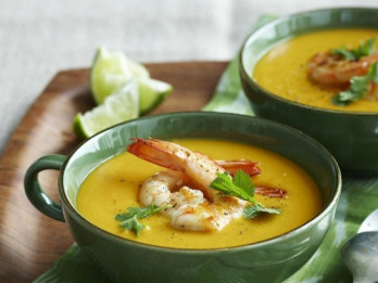 Ķirbju biezzupa ar garnelēm