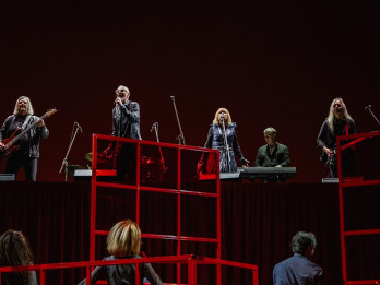 Valmieras teātris un “Pērkons” viesosies Dailes teātrī ar izrādi “Mēs, roks, sekss un PSRS”!