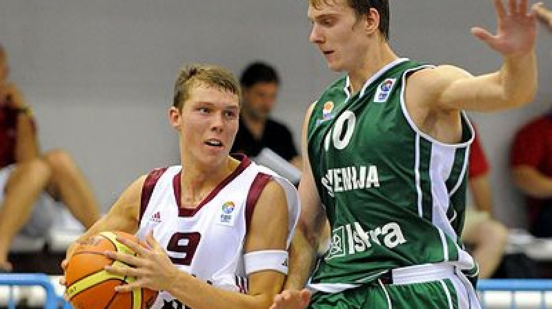 Dairis Bertāns slovēņu grozā sabēra 29 punktus 
Foto: FIBA Europe