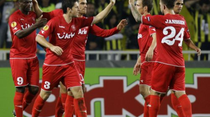 Jaunie čempionāta līderi - ''FC Twente'' futbolisti
Foto: AP