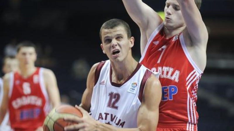 Edmunds Dukulis uzbrukumā 
Foto: FIBA Europe