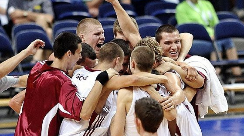 Puiši līksmo - iegūtas bronzas medaļas Eiropas U18 čempionātā. Tā sākās šā gada augusts Latvijas sportā.