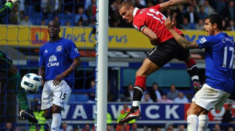 Nemanja Vidičs izvirza vadībā "United"
Foto: AFP/Scanpix