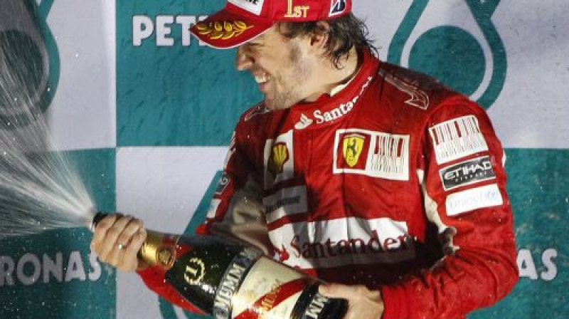 Korejas posma uzvarētājs Fernando Alonso no "Ferrari"
Foto: AFP/Scanpix
