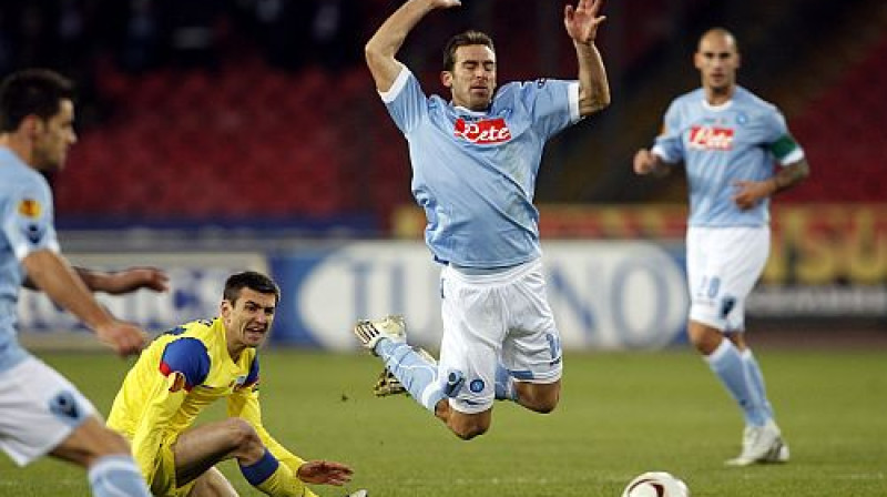 "Napoli" - "Steaua" spēles epizode
Foto: AFP/Scanpix