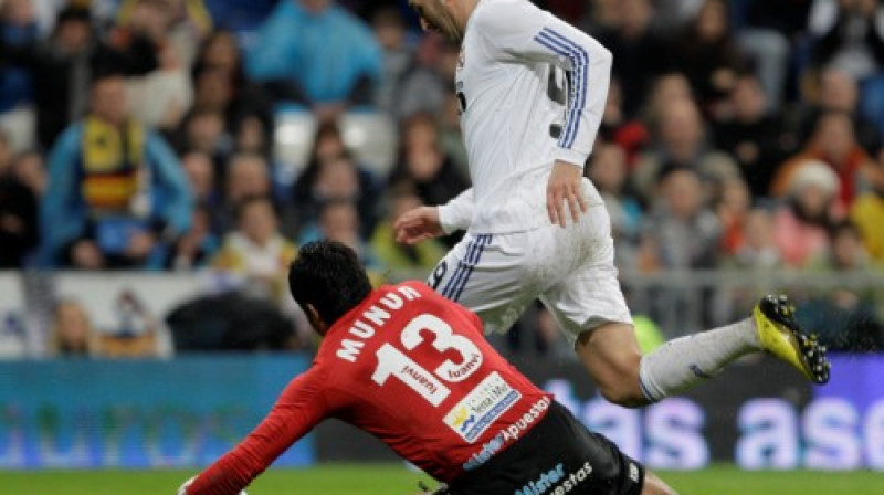 Karims Benzemā ("Real Madrid") trīs reizes ieraidīja bumbu "Levante" cietoksnī
Foto: AP/ Scanpix