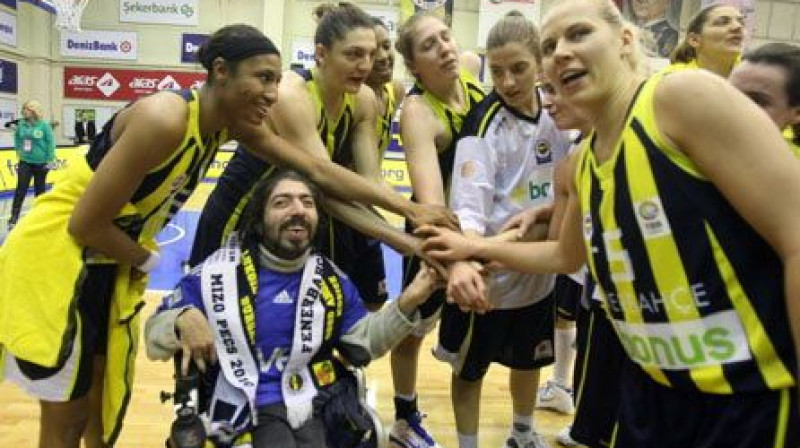 "Fenerbahce" pirmdien izcīnīja piecpadsmito uzvaru Turcijas čempionātā
Foto: www.fenerbahce.org