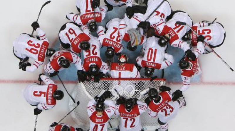 Šveices hokejisti
Foto: AFP/Scanpix
