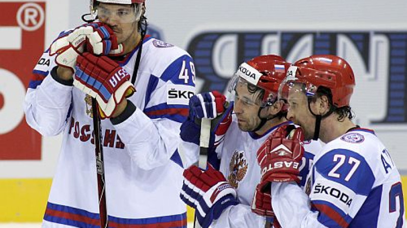 Krievijas hokejistiem pēc pirmās spēles bija daudz vielas pārdomām
Foto: Reuters/Scanpix