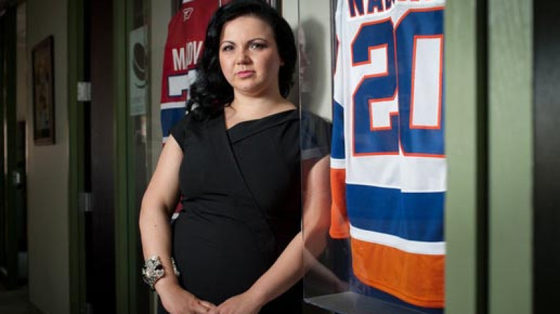 Sjūzena Goruveina, bet pirms tam viņas māte Anna, daudz palīdzējusi ar sadzīves nokārtošanu NHL spēlējošajiem krieviem
FOTO: "The New York Times"