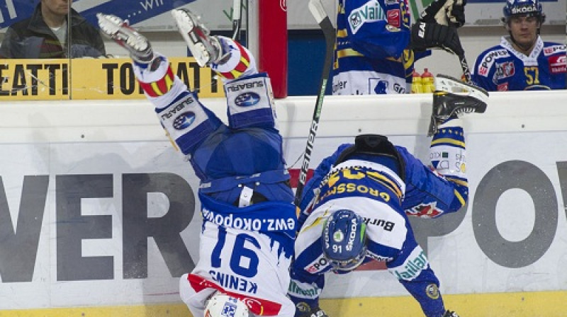 Ķēniņš nonācis neapskaužamā situācijā
Foto: hockeyfans.ch