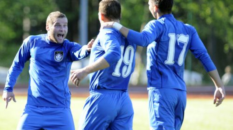 Alans Siņeļņikovs ar partneriem
Foto: Romāns Kokšarovs, Sporta Avīze, F64